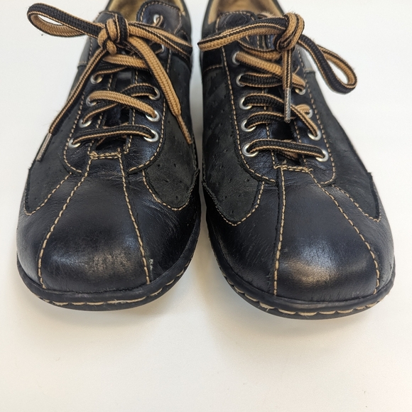 Born Hawkeye Walking Shoe Black Size 8 1/2 Great Condition - Picture 4 of 10